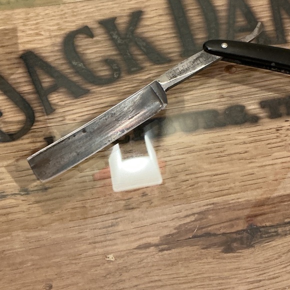 Case Straight Razor with Black Handle - Picture 3 of 11